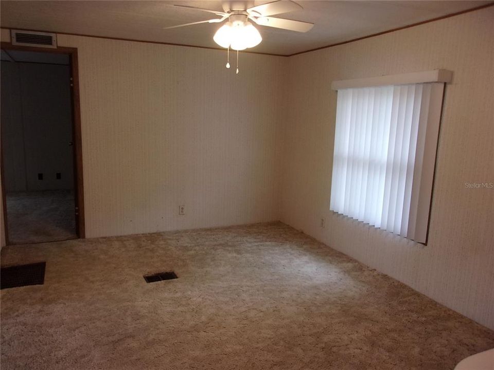 待售: $150,000 (3 贝兹, 2 浴室, 1302 平方英尺)