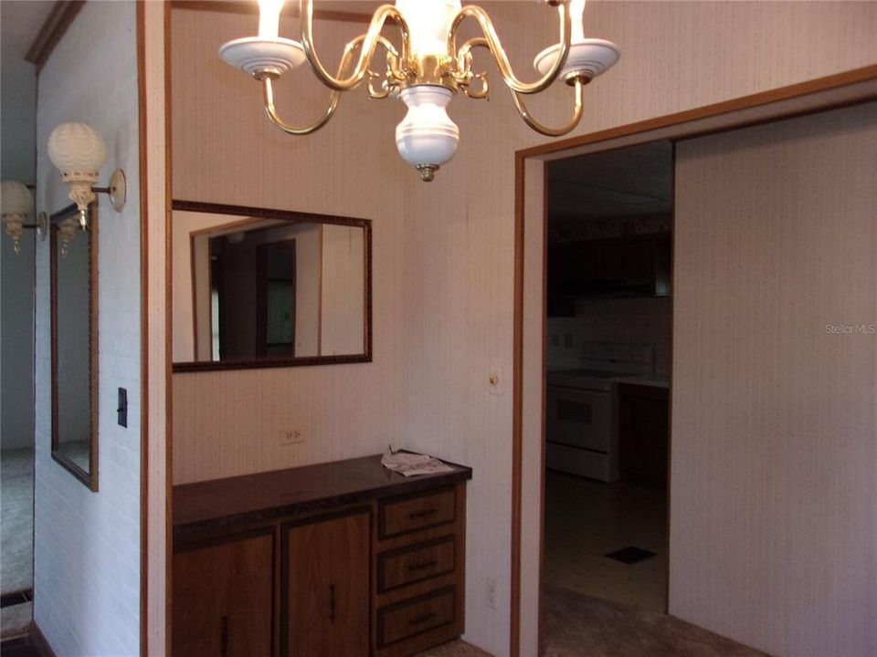 待售: $150,000 (3 贝兹, 2 浴室, 1302 平方英尺)