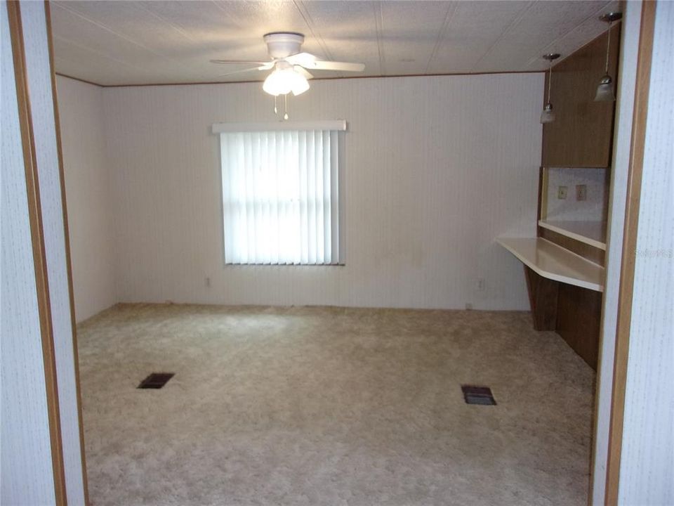 待售: $150,000 (3 贝兹, 2 浴室, 1302 平方英尺)