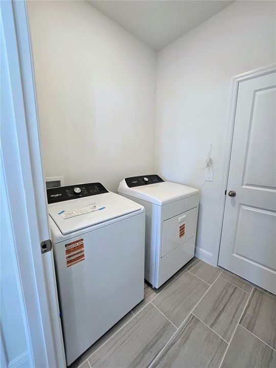 В аренду: $3,000 (4 спален, 2 ванн, 2082 Квадратных фут)