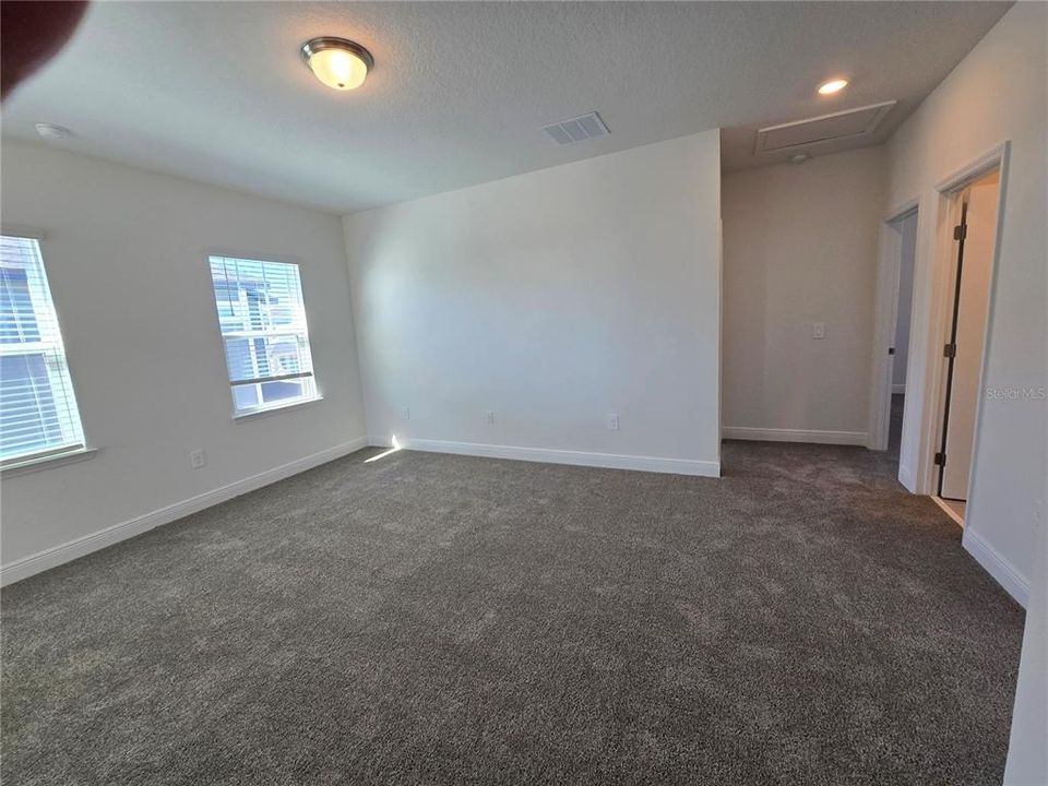 В аренду: $3,000 (4 спален, 2 ванн, 2082 Квадратных фут)