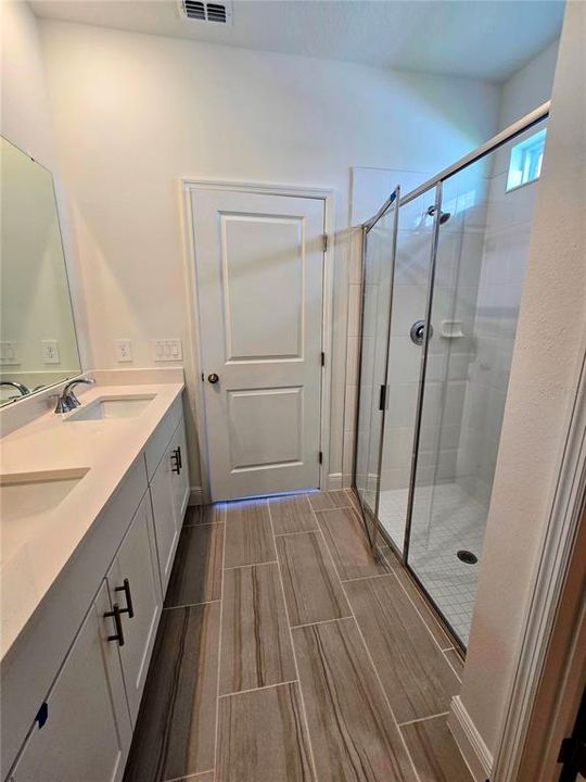 В аренду: $3,000 (4 спален, 2 ванн, 2082 Квадратных фут)