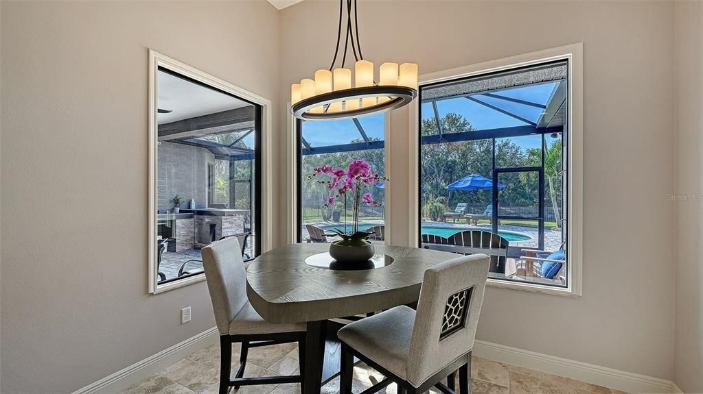 На продажу: $875,000 (4 спален, 2 ванн, 2565 Квадратных фут)