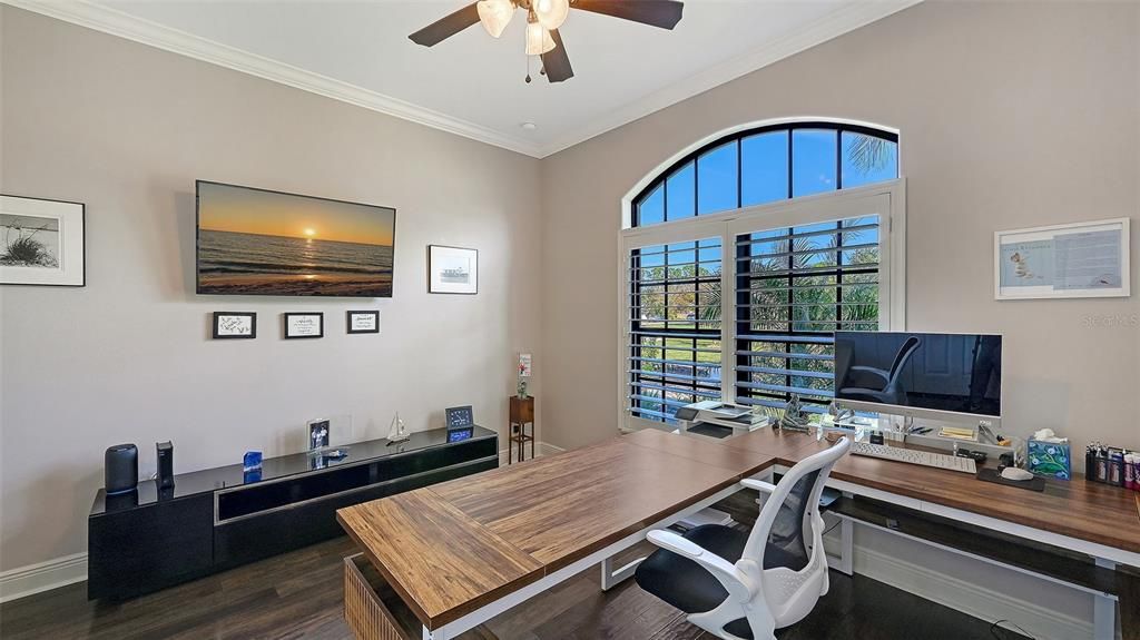 На продажу: $875,000 (4 спален, 2 ванн, 2565 Квадратных фут)