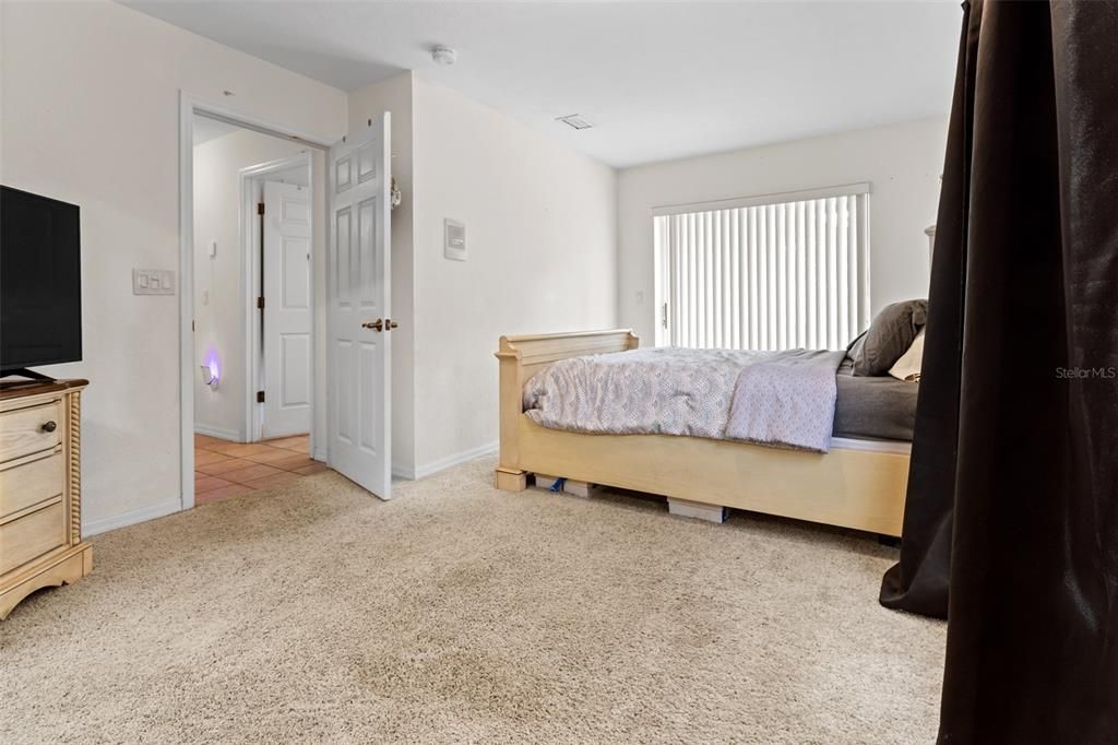 For Sale: $485,000 (4 beds, 2 baths, 2379 Square Feet)