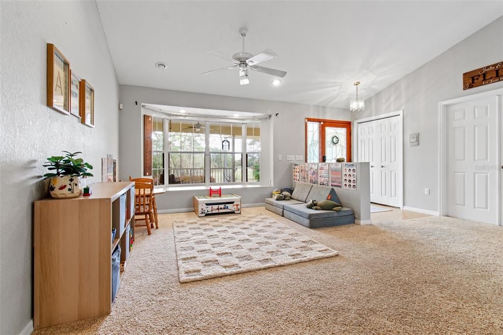 For Sale: $485,000 (4 beds, 2 baths, 2379 Square Feet)