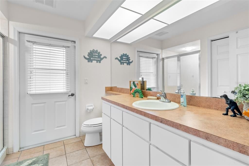 For Sale: $485,000 (4 beds, 2 baths, 2379 Square Feet)