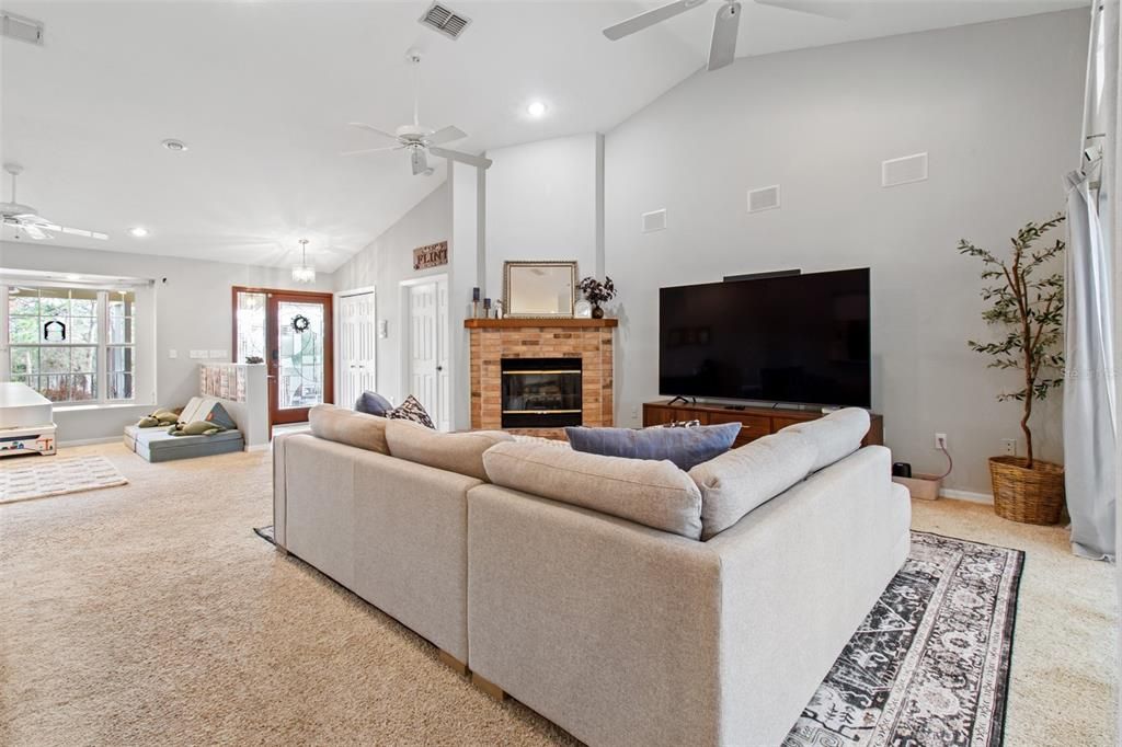 For Sale: $485,000 (4 beds, 2 baths, 2379 Square Feet)