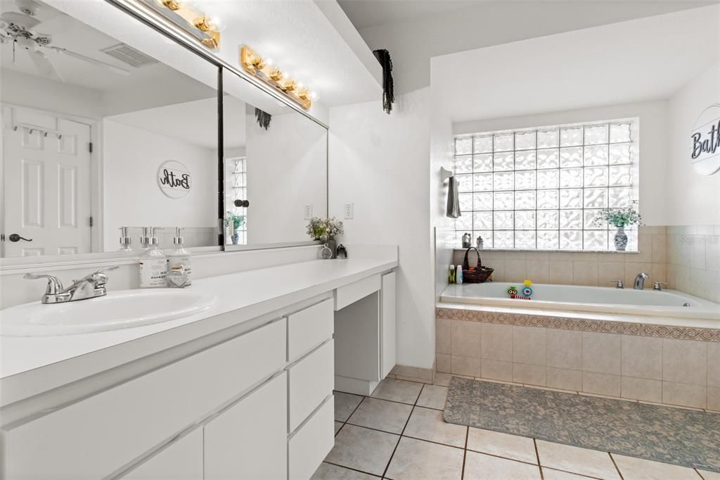 For Sale: $485,000 (4 beds, 2 baths, 2379 Square Feet)