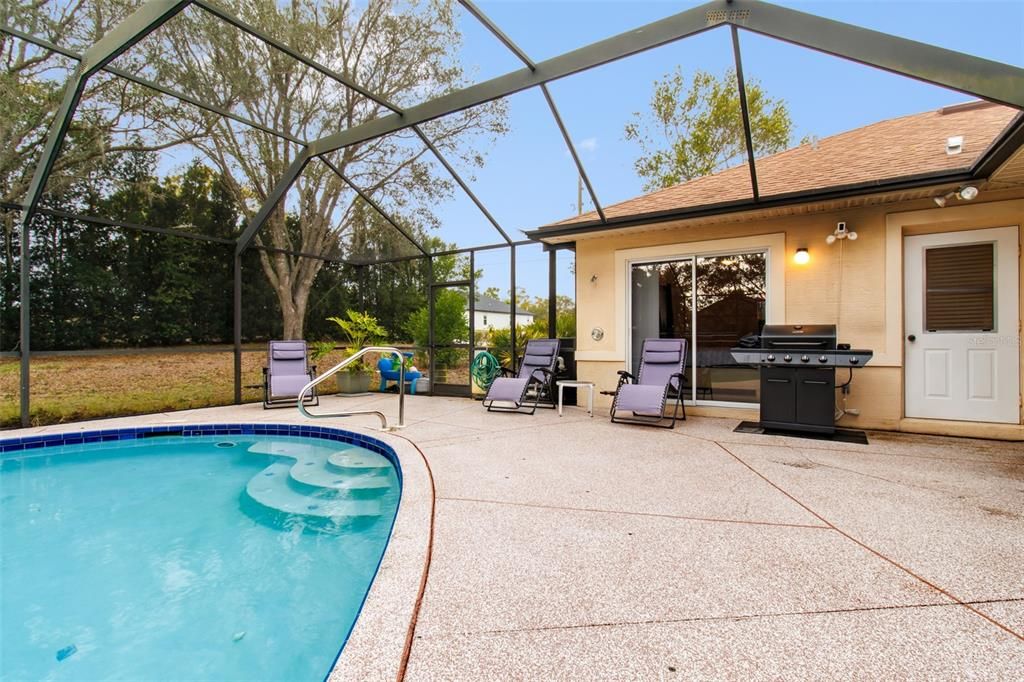 For Sale: $485,000 (4 beds, 2 baths, 2379 Square Feet)