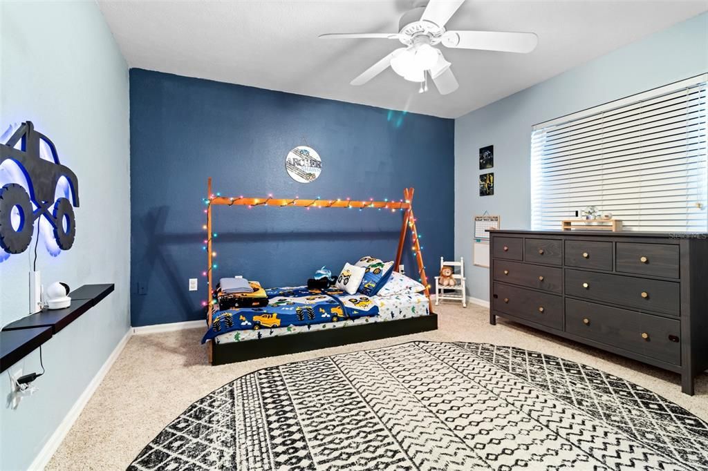 For Sale: $485,000 (4 beds, 2 baths, 2379 Square Feet)