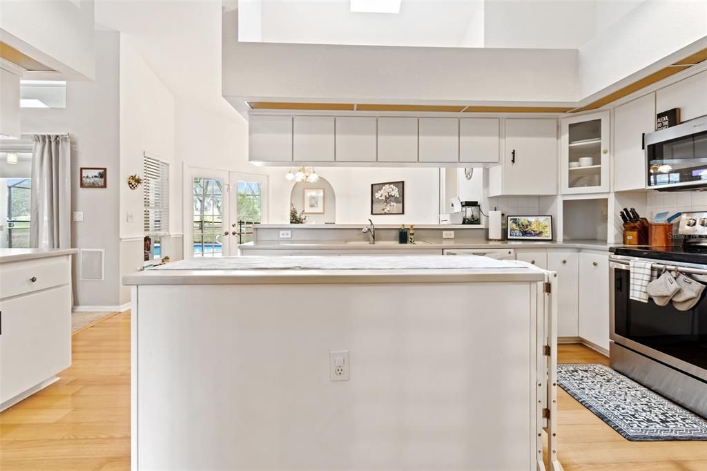 For Sale: $485,000 (4 beds, 2 baths, 2379 Square Feet)