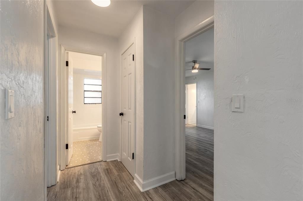 На продажу: $279,900 (2 спален, 2 ванн, 1019 Квадратных фут)