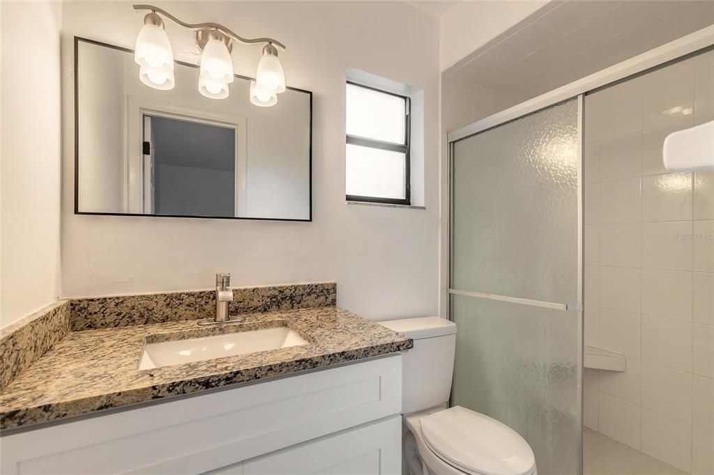 На продажу: $279,900 (2 спален, 2 ванн, 1019 Квадратных фут)