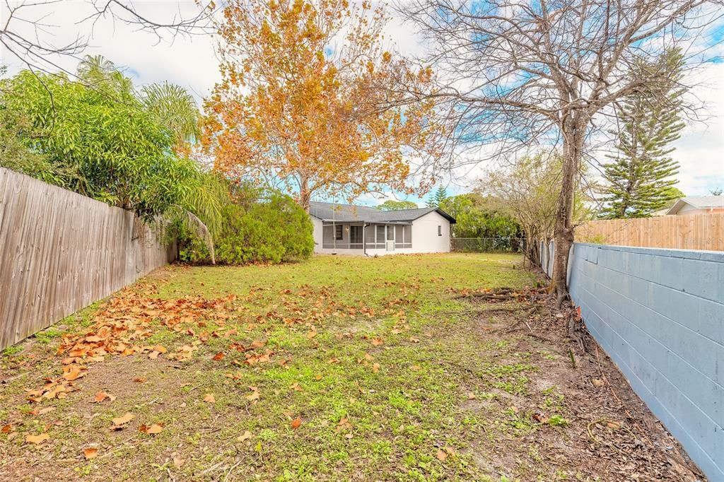 На продажу: $279,900 (2 спален, 2 ванн, 1019 Квадратных фут)