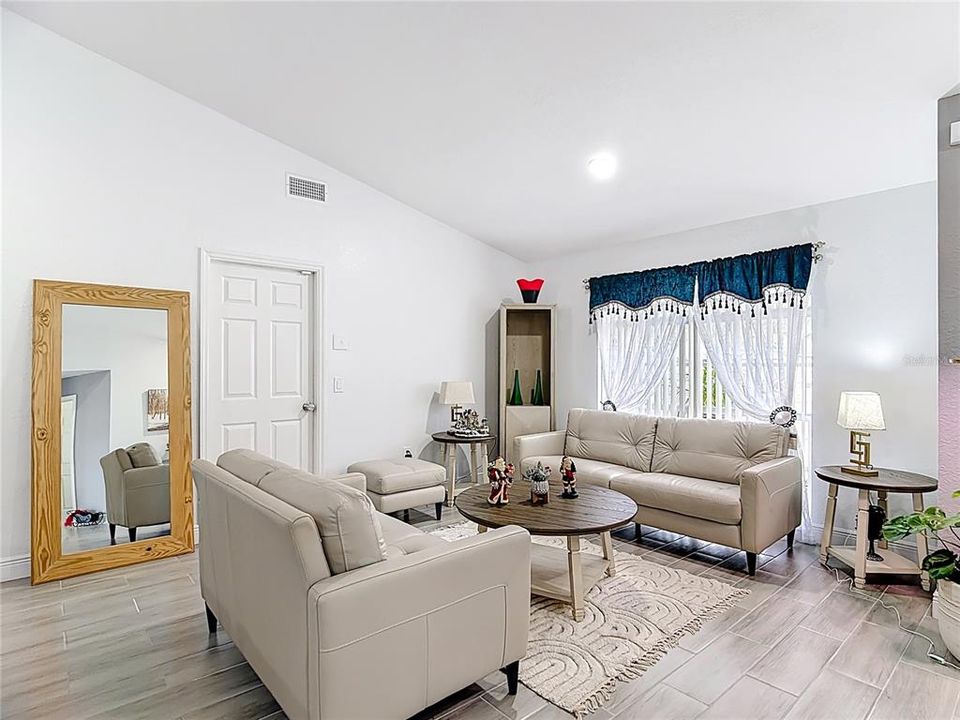 For Sale: $339,999 (3 beds, 2 baths, 1509 Square Feet)