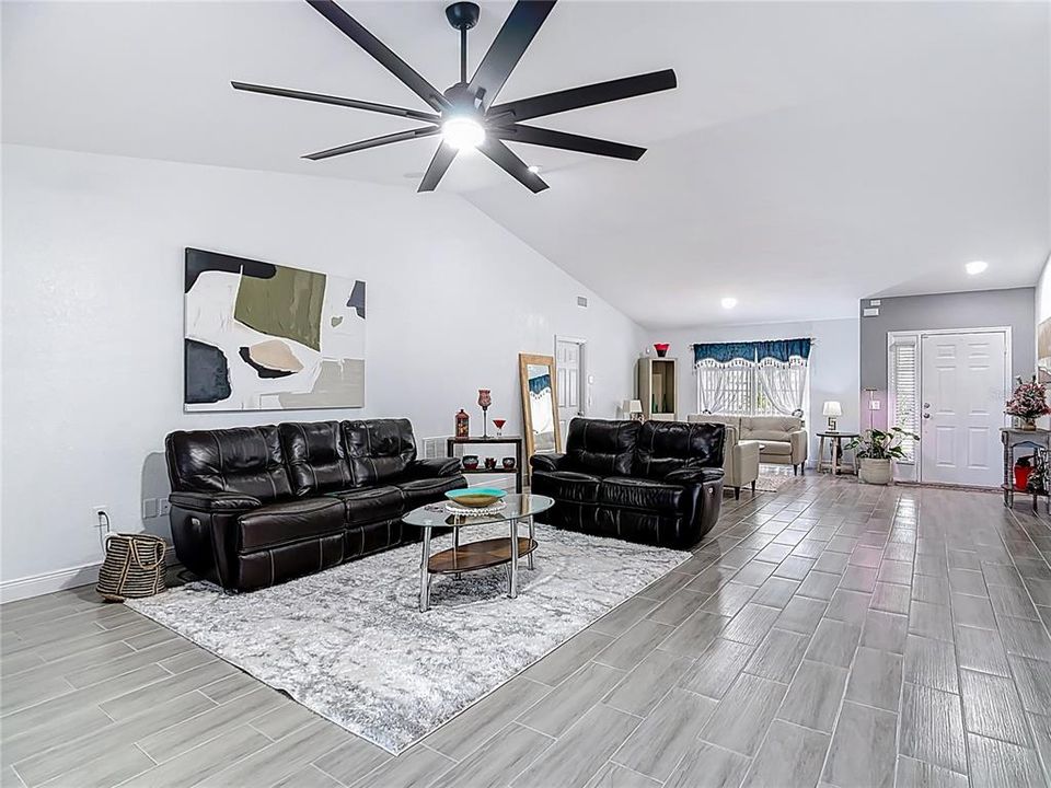 For Sale: $339,999 (3 beds, 2 baths, 1509 Square Feet)