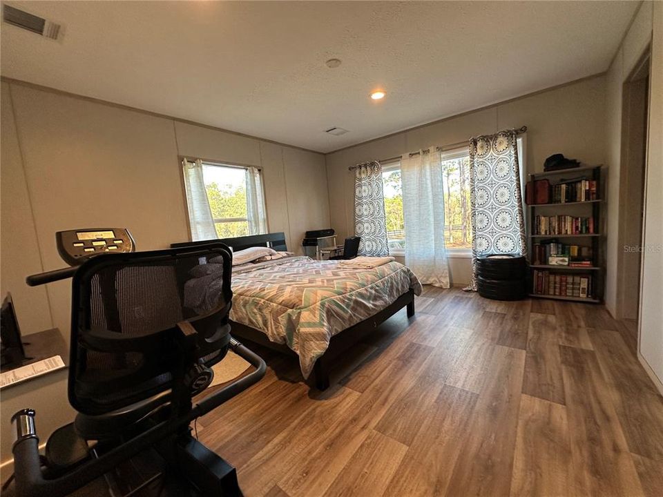 En Venta: $265,000 (4 camas, 2 baños, 1539 Pies cuadrados)