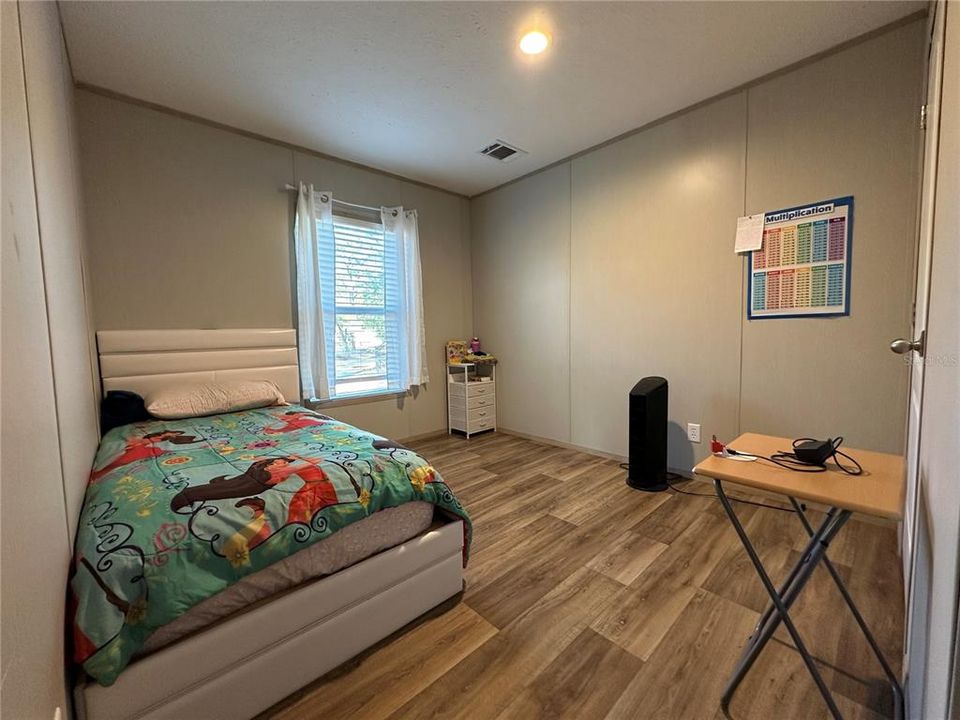 En Venta: $265,000 (4 camas, 2 baños, 1539 Pies cuadrados)