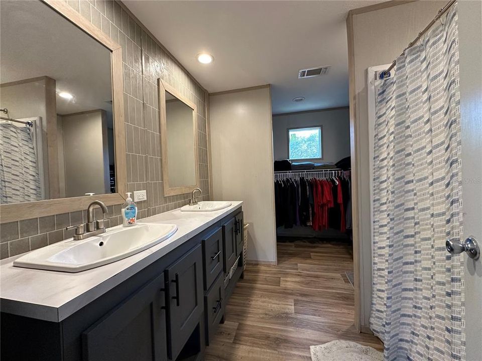 En Venta: $265,000 (4 camas, 2 baños, 1539 Pies cuadrados)