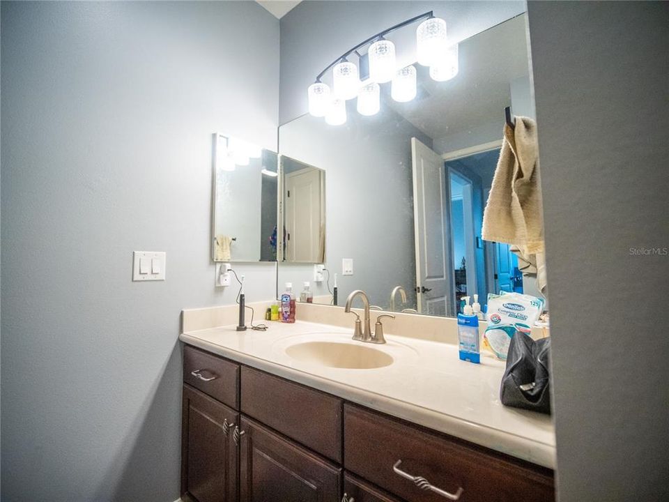 En Venta: $479,900 (3 camas, 3 baños, 3137 Pies cuadrados)