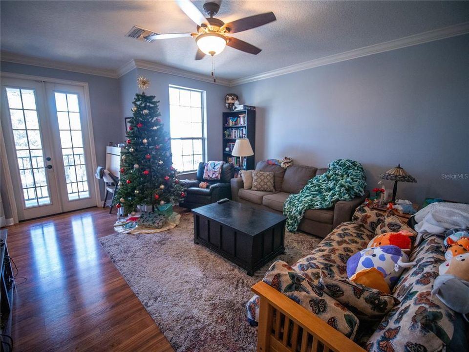 En Venta: $479,900 (3 camas, 3 baños, 3137 Pies cuadrados)