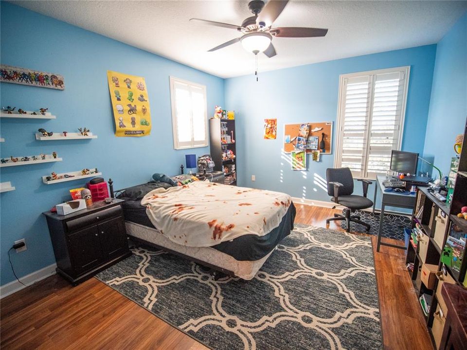 En Venta: $479,900 (3 camas, 3 baños, 3137 Pies cuadrados)