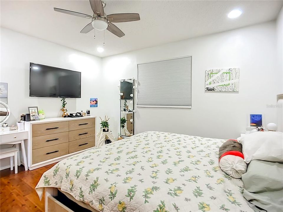 En Venta: $228,000 (2 camas, 2 baños, 1246 Pies cuadrados)