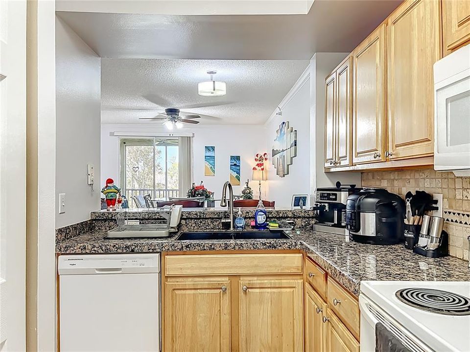 En Venta: $228,000 (2 camas, 2 baños, 1246 Pies cuadrados)