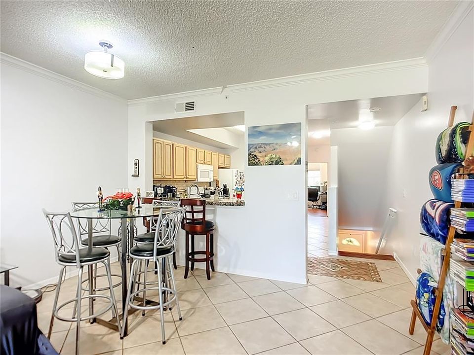 En Venta: $228,000 (2 camas, 2 baños, 1246 Pies cuadrados)