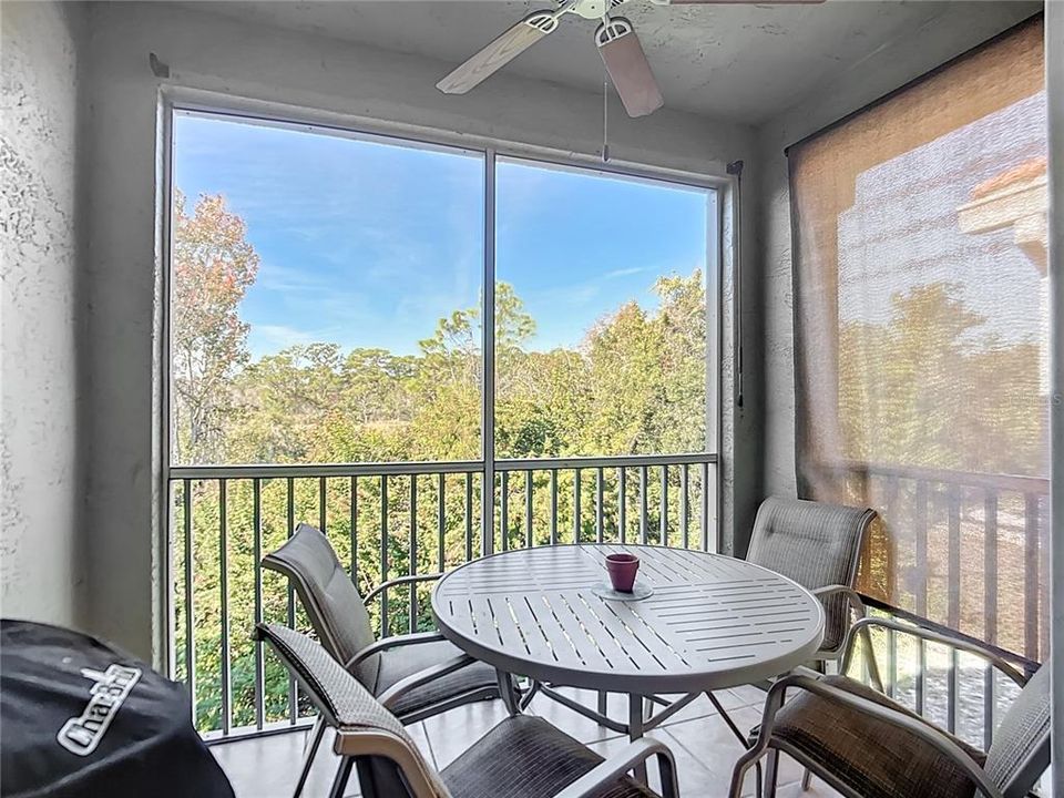 En Venta: $228,000 (2 camas, 2 baños, 1246 Pies cuadrados)