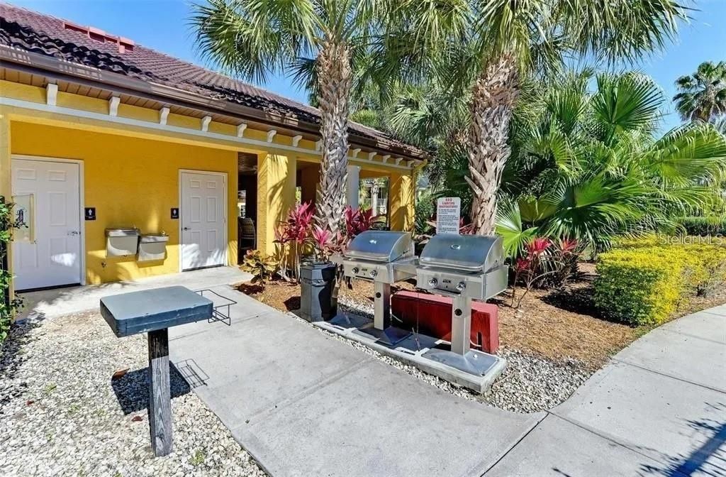 En Venta: $228,000 (2 camas, 2 baños, 1246 Pies cuadrados)