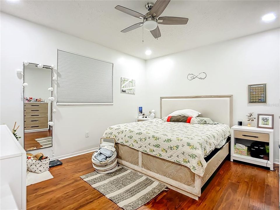 En Venta: $228,000 (2 camas, 2 baños, 1246 Pies cuadrados)