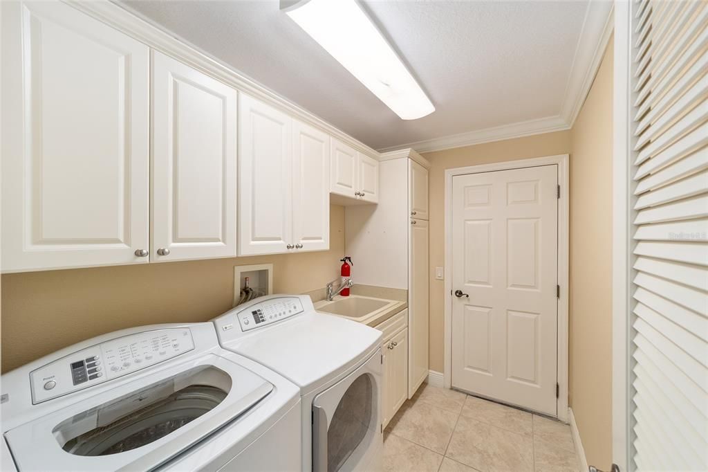 На продажу: $759,000 (3 спален, 2 ванн, 1899 Квадратных фут)