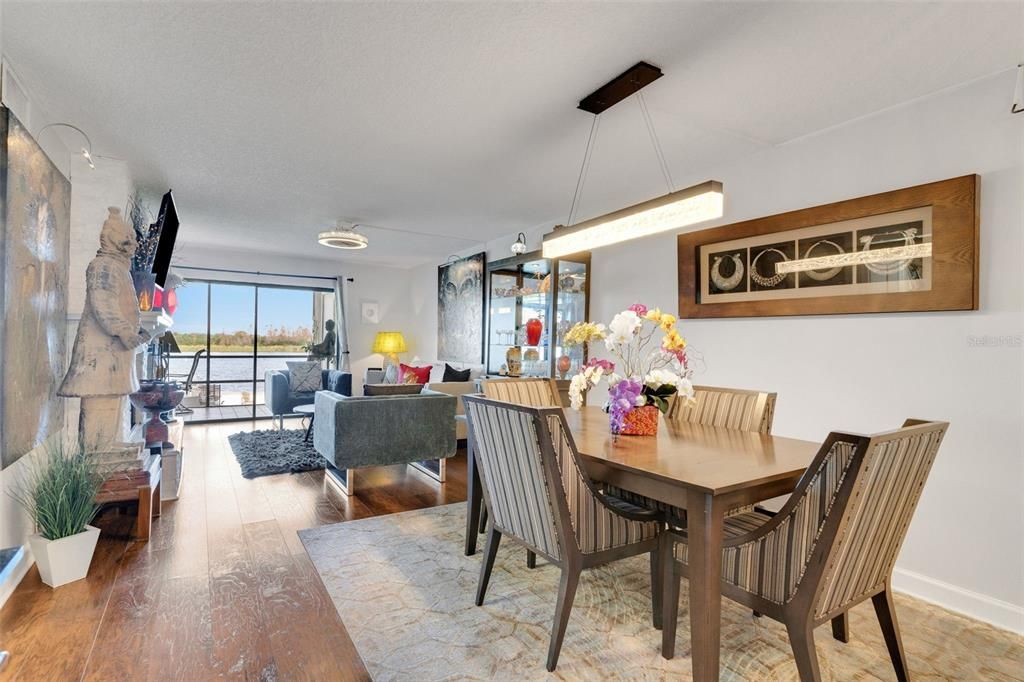 For Sale: $239,500 (2 beds, 2 baths, 1065 Square Feet)