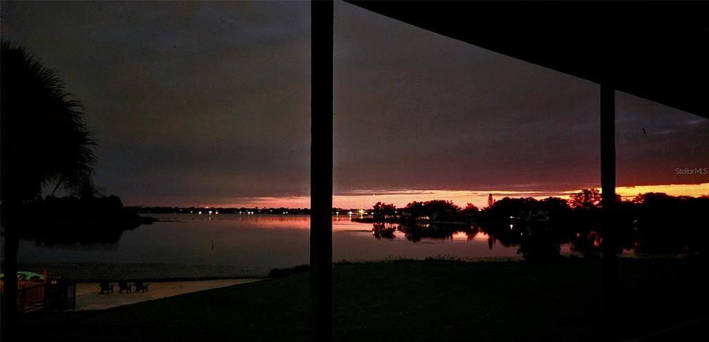 For Sale: $239,500 (2 beds, 2 baths, 1065 Square Feet)