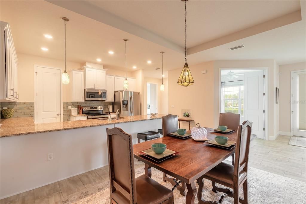 На продажу: $349,000 (2 спален, 2 ванн, 1593 Квадратных фут)