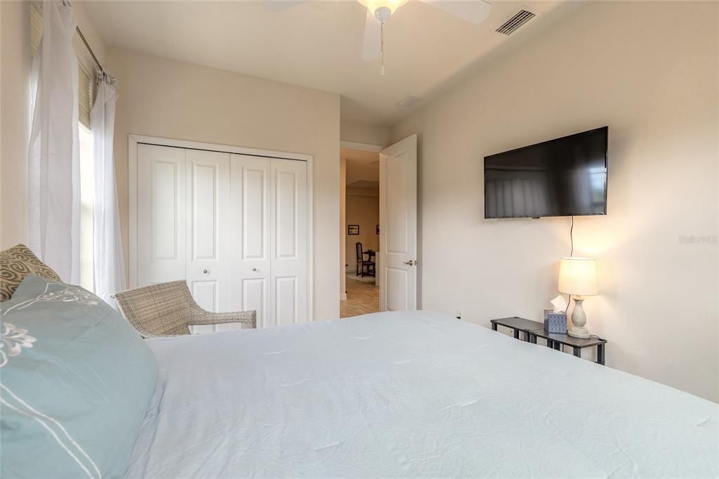 На продажу: $349,000 (2 спален, 2 ванн, 1593 Квадратных фут)