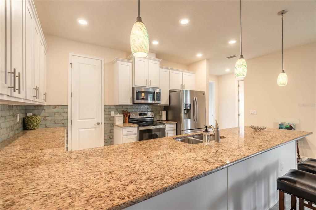 На продажу: $349,000 (2 спален, 2 ванн, 1593 Квадратных фут)