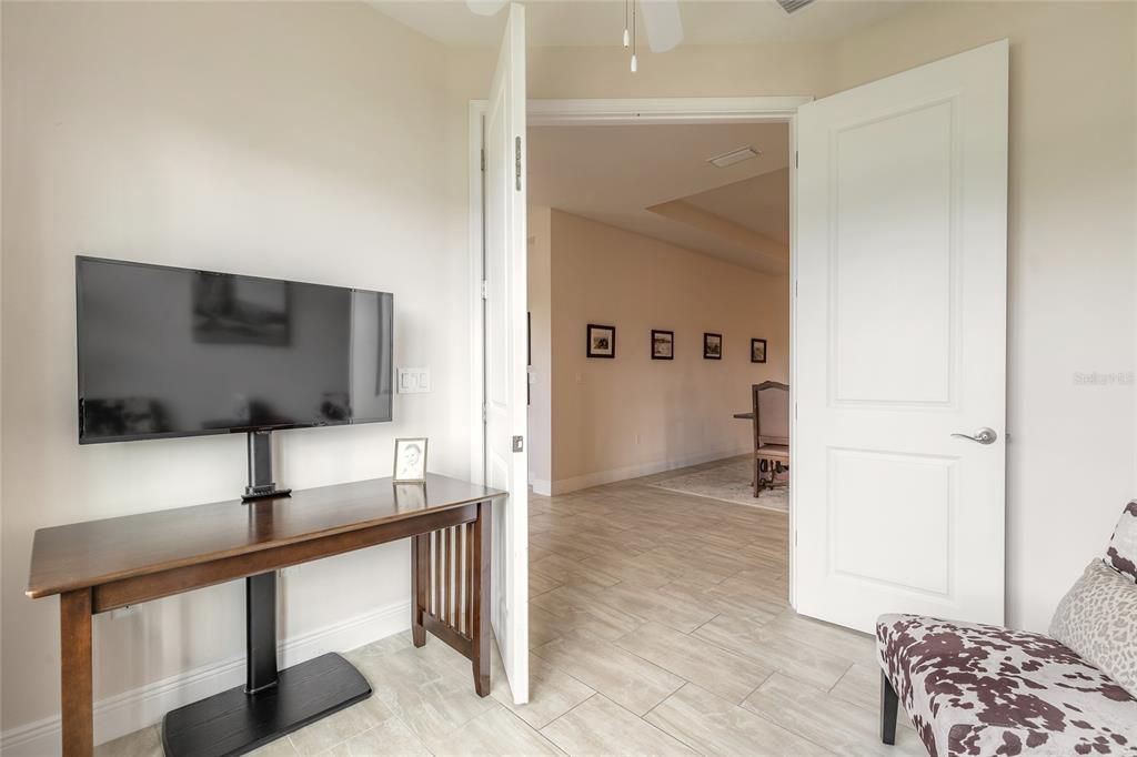 На продажу: $349,000 (2 спален, 2 ванн, 1593 Квадратных фут)