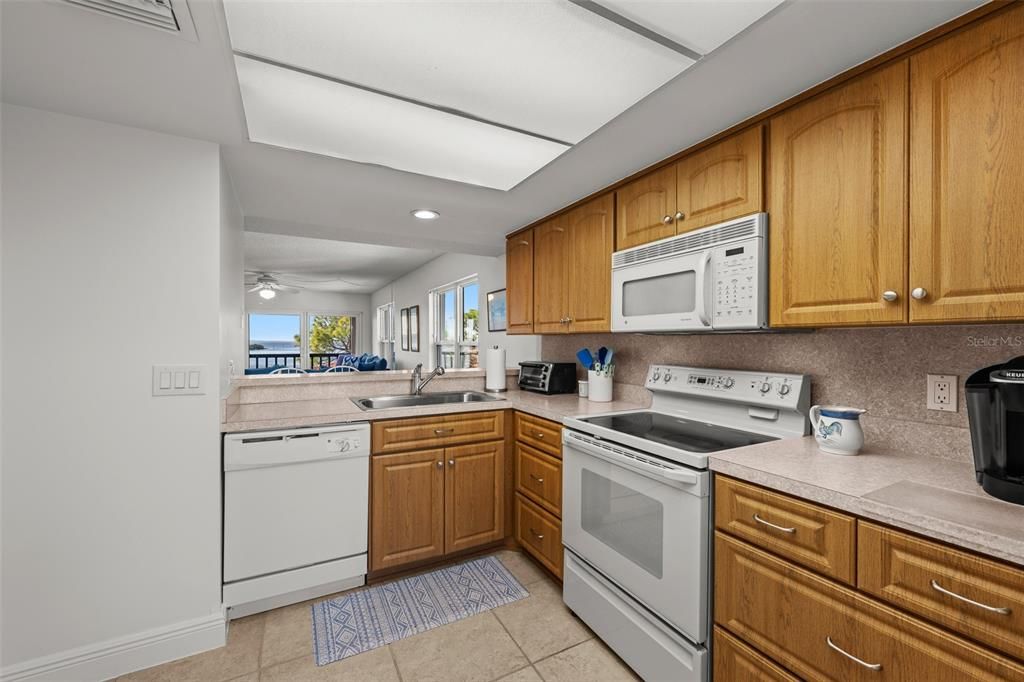 For Sale: $495,000 (2 beds, 2 baths, 1150 Square Feet)