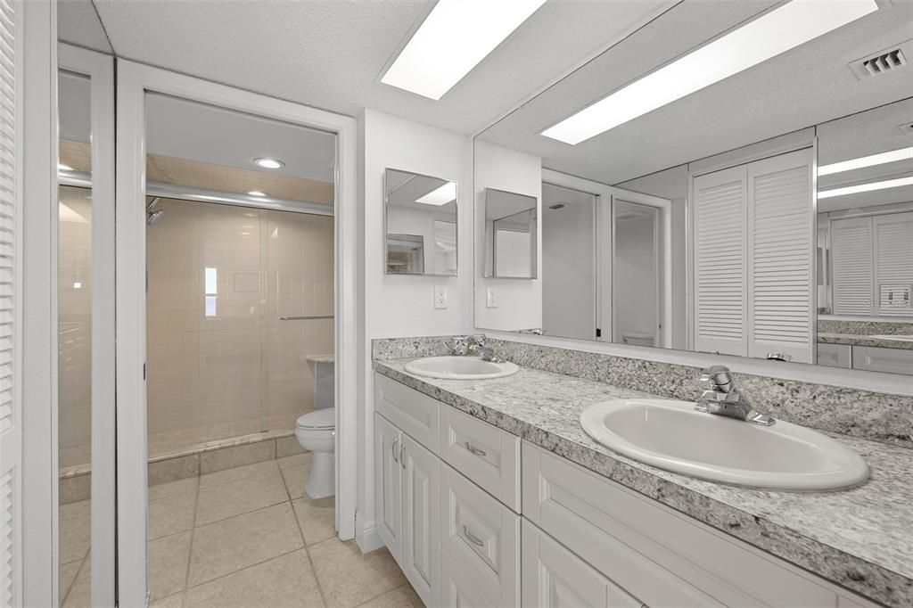 For Sale: $495,000 (2 beds, 2 baths, 1150 Square Feet)