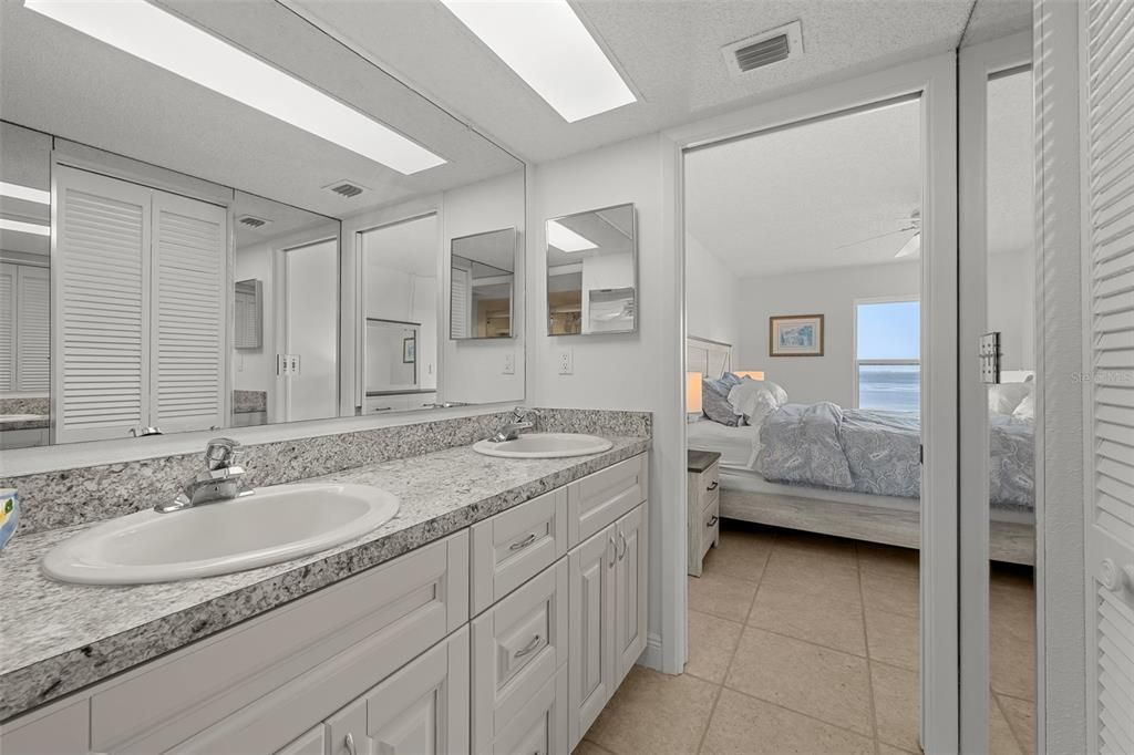 For Sale: $495,000 (2 beds, 2 baths, 1150 Square Feet)