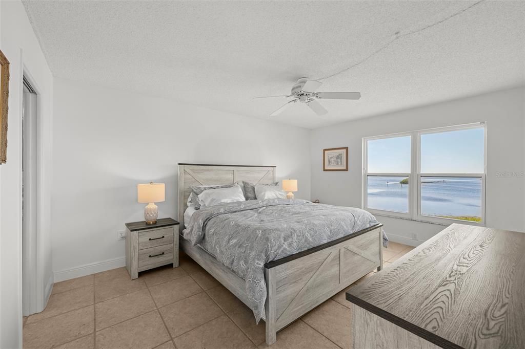 For Sale: $495,000 (2 beds, 2 baths, 1150 Square Feet)