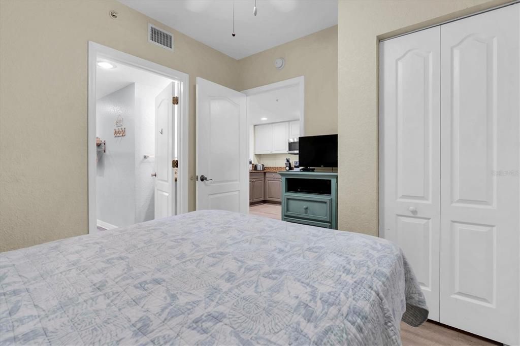 待售: $635,000 (2 贝兹, 1 浴室, 870 平方英尺)