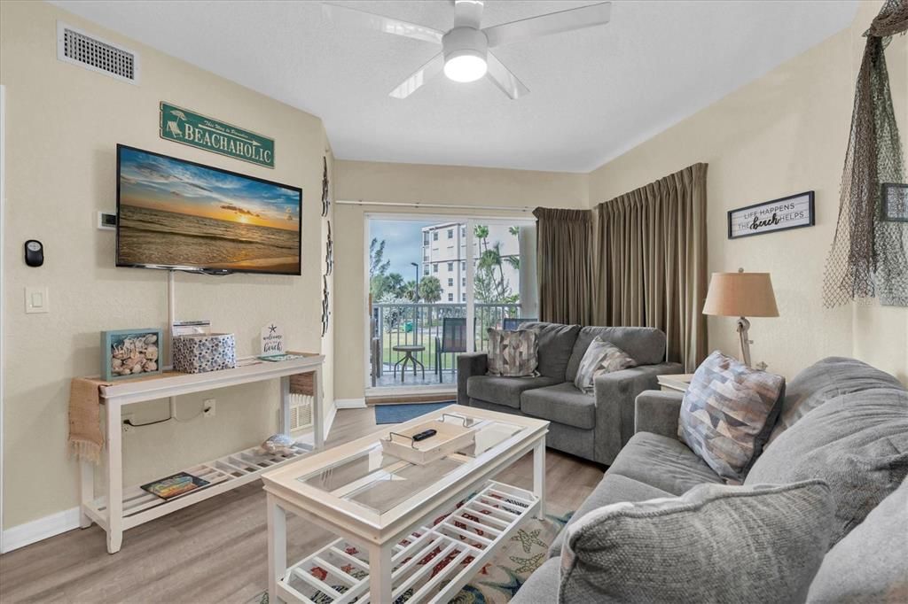 待售: $635,000 (2 贝兹, 1 浴室, 870 平方英尺)