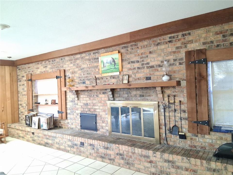 For Sale: $449,000 (4 beds, 2 baths, 2512 Square Feet)