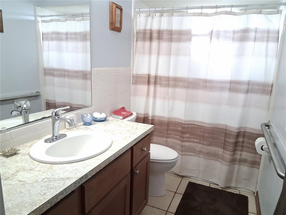 For Sale: $449,000 (4 beds, 2 baths, 2512 Square Feet)