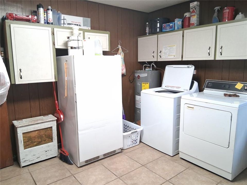 For Sale: $449,000 (4 beds, 2 baths, 2512 Square Feet)