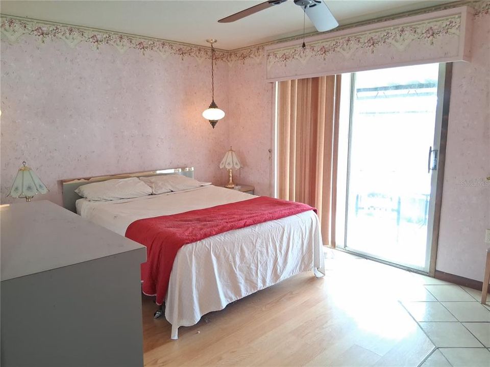 For Sale: $449,000 (4 beds, 2 baths, 2512 Square Feet)